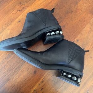 Nicholas Kirkwood Ankle boots with crystals - size 38
